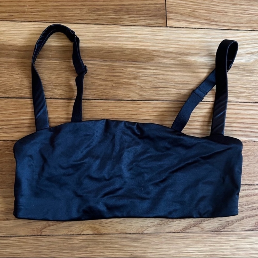 SKIMS Satin (B18) Bra NWT onyx XS - Picture 1 of 3